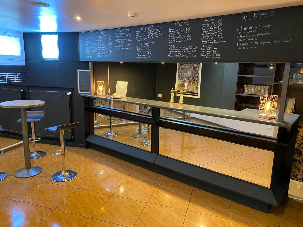 Logis Hotel Restaurant Des Acacias Lille Neuville En Ferrain Buitenkant foto