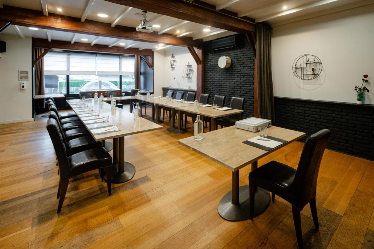 Logis Hotel Restaurant Des Acacias Lille Neuville En Ferrain Buitenkant foto